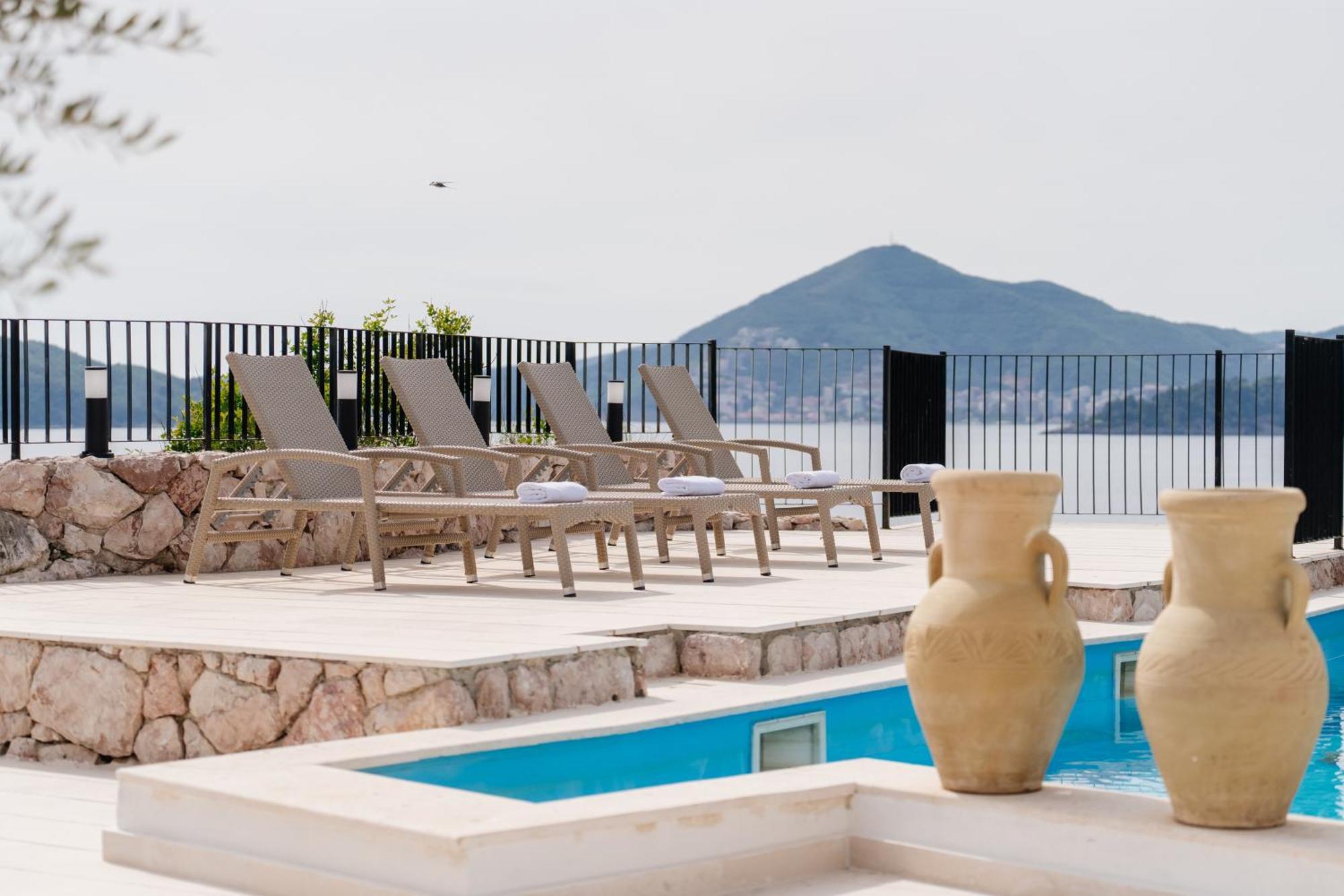 Blanche Cliff Apartments Sveti Stefan Bagian luar foto