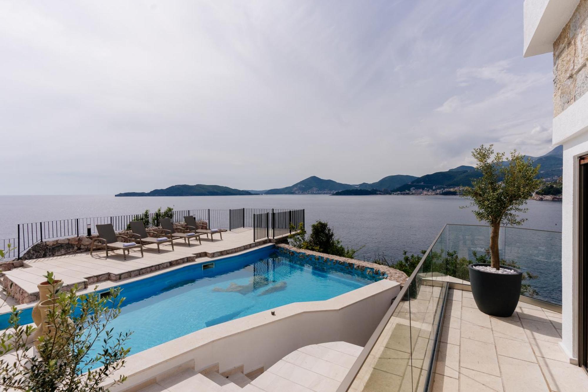 Blanche Cliff Apartments Sveti Stefan Bagian luar foto