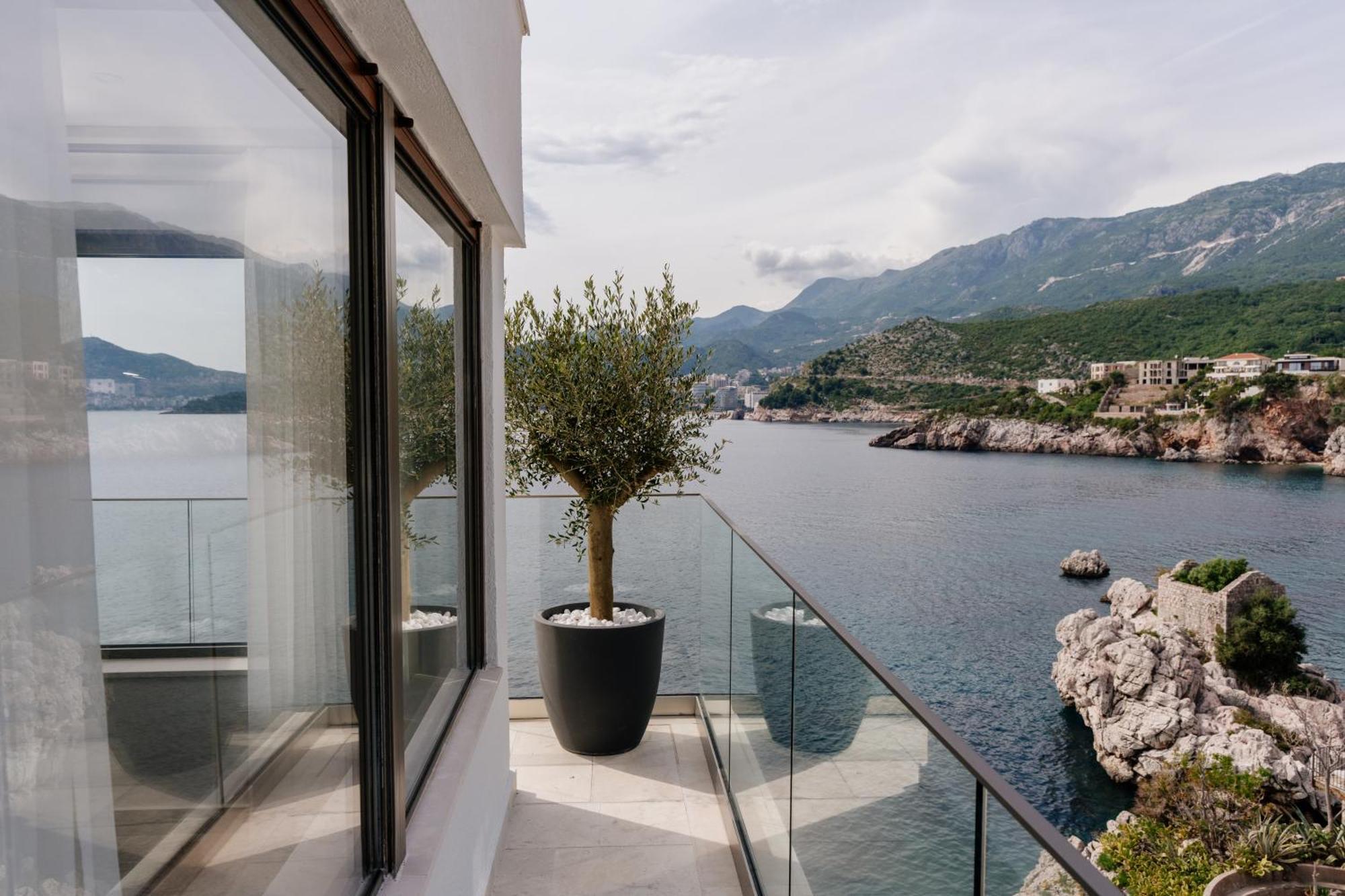 Blanche Cliff Apartments Sveti Stefan Bagian luar foto